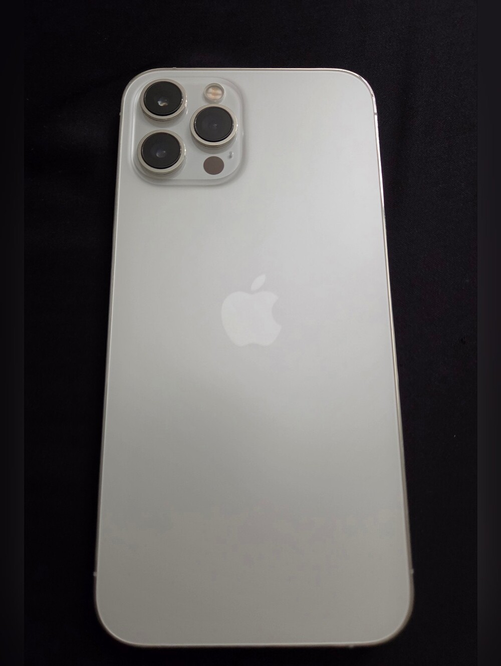 iPhone 12 Pro Max - Picture 3 of 5